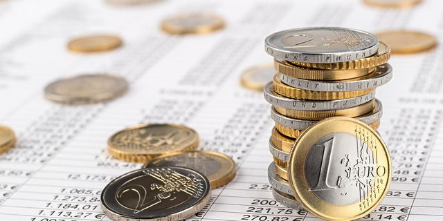 Μέτρα ΔΕΘ: Μείωση φορολογικών συντελεστών κατά 2 μονάδες για όλους – Ποιοι δεν θα πληρώνουν