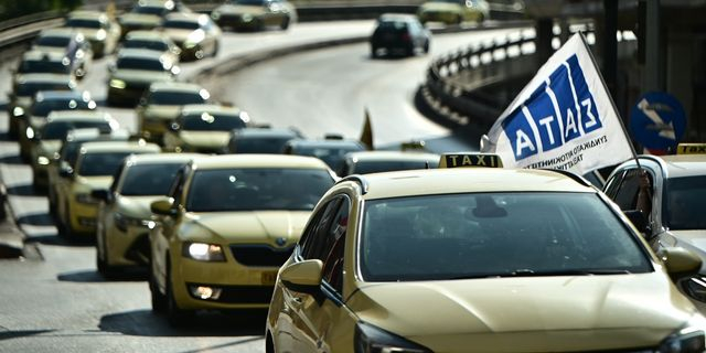 Ταξί: Δεύτερη μέρα της απεργίας – Συγκέντρωση και διαδήλωση με τα οχήματά τους