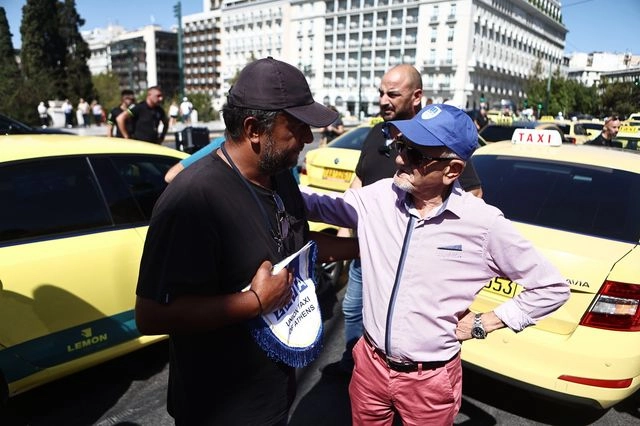 Ταξί: Συγκέντρωση αλληλεγγύης στον Πάνο Ρούτσι – “Σήμερα δεν κάνουμε συνδικαλισμό”