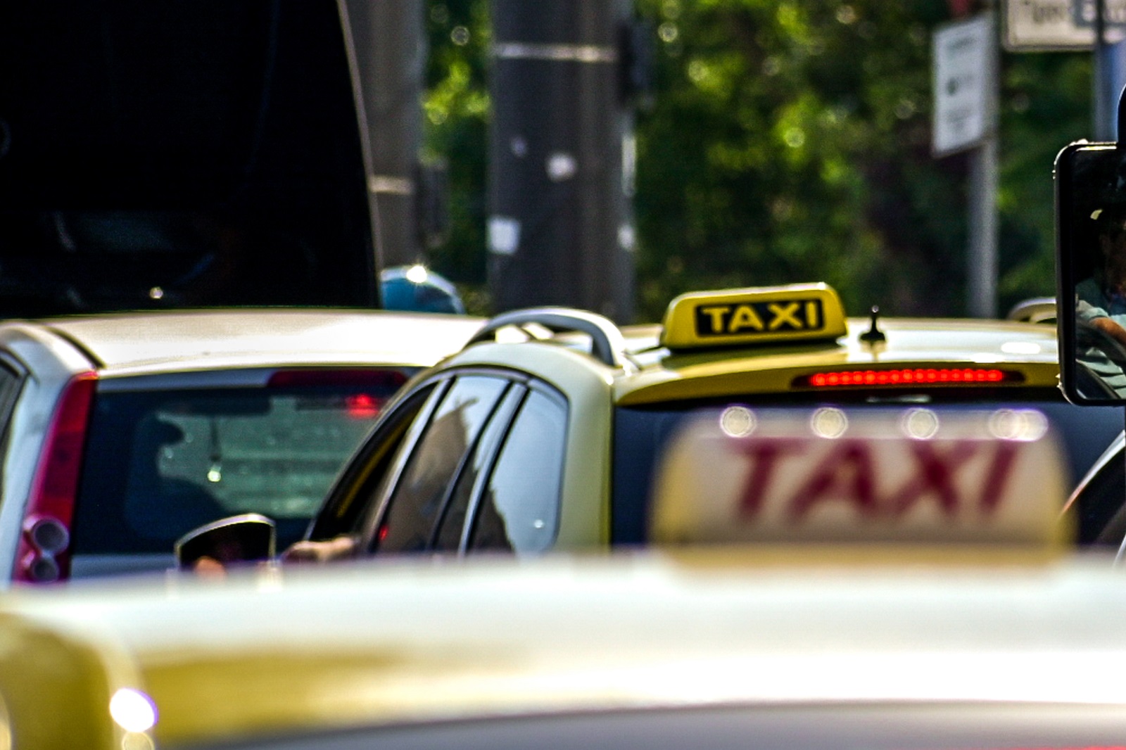 Μωρό γεννήθηκε σε ταξί καθ’ οδόν για το μαιευτήριο –”Δεν θα το ξεχάσω ποτέ” λέει ο οδηγός