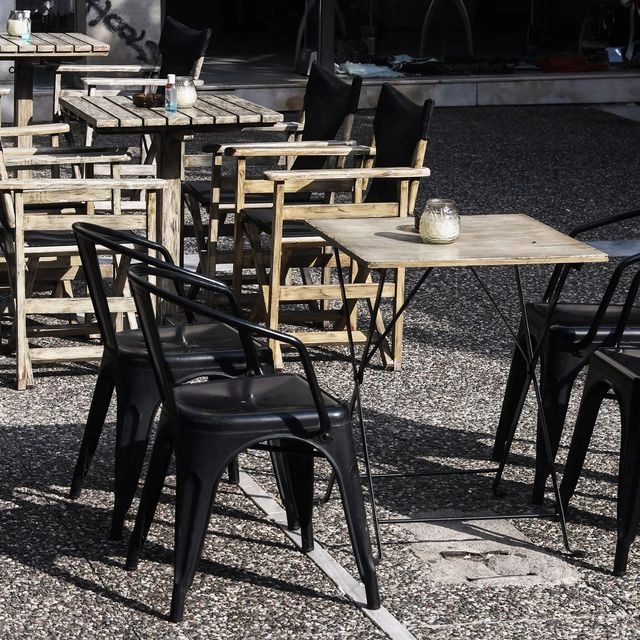 Πόσο έτοιμοι είναι οι Δήμοι να πατάξουν την ανομία στα τραπεζοκαθίσματα;