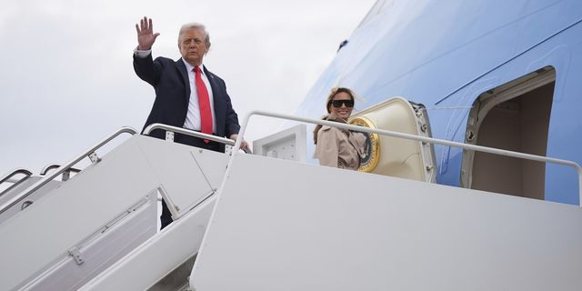 Ο Ντόναλντ Τραμπ και η Μελάνια στο Air Force One