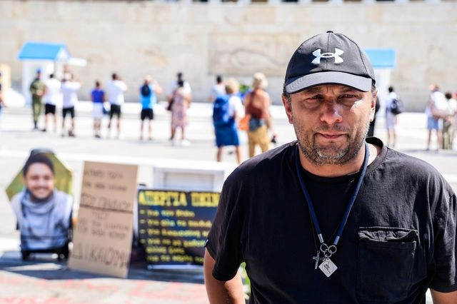Τέμπη: Σε απεργία πείνας και δίψας ο πατέρας του Ντένις Ρούτσι