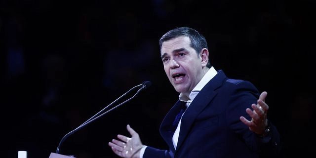 Αλέξης Τσίπρας: Το νέο (επί)κεντρο