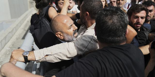 Τουρκία: Συγκρούσεις μεταξύ αστυνομίας και βουλευτών και υποστηρικτών του CHP