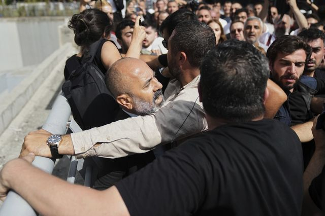 Τουρκία: Συγκρούσεις μεταξύ αστυνομίας και βουλευτών και υποστηρικτών του CHP