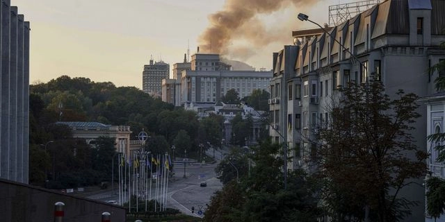 Ουκρανία: Με πύραυλο Ισκαντέρ η ρωσική επίθεση στο κτίριο της κυβέρνησης