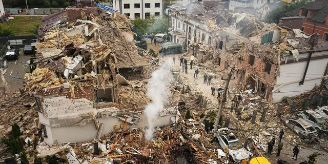 Σφοδροί βομβαρδισμοί στο Κίεβο – Η Ρωσία εκτόξευσε 595 drones και 48 πυραύλους