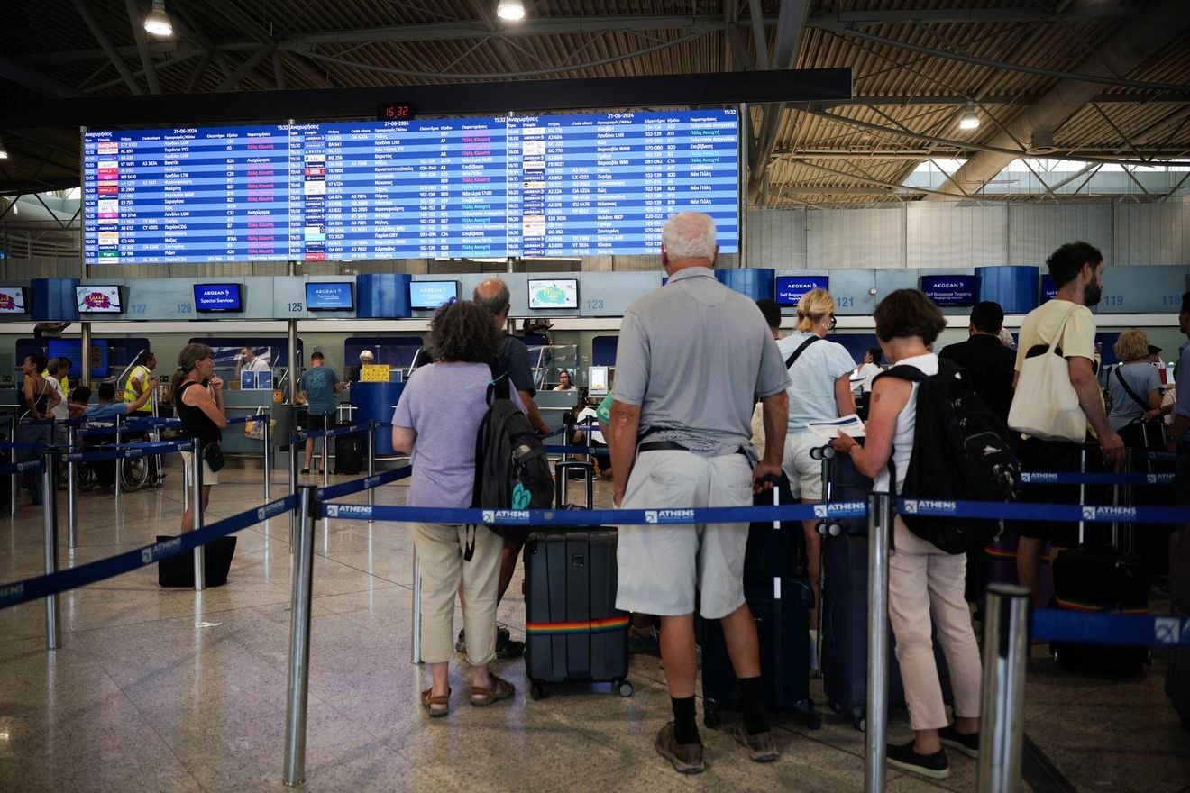 Πού οφείλονται και πόσο θα διαρκέσουν οι καθυστερήσεις στο “Ελ. Βενιζέλος”