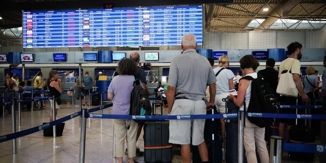 Πού οφείλονται και πόσο θα διαρκέσουν οι καθυστερήσεις στο “Ελ. Βενιζέλος”