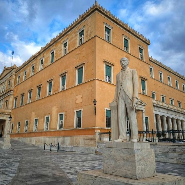 Προϋπολογισμός 11μηνου: Ποιοι φόροι έχτισαν το πλεόνασμα