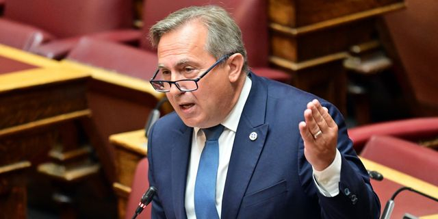 Διεγράφη ο βουλευτής Νίκος Βρεττός από την “Νίκη”