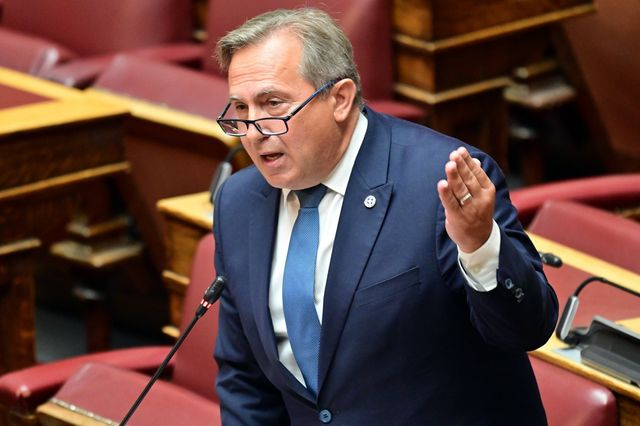 Διεγράφη ο βουλευτής Νίκος Βρεττός από την “Νίκη”