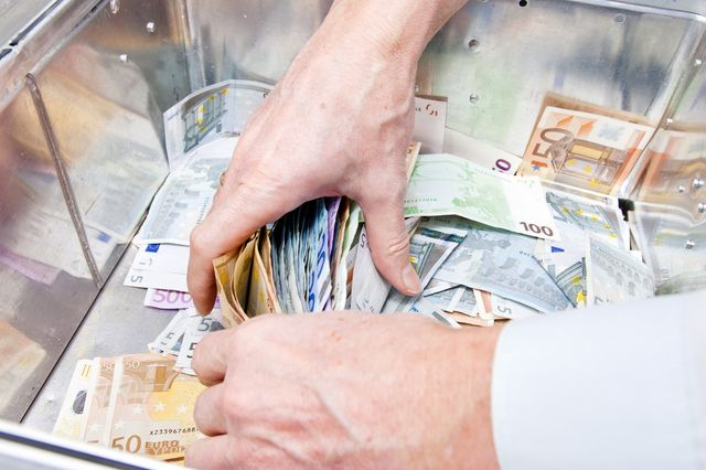 Εξάρθρωση κυκλώματος με απάτες μέσω επιστροφής ΦΠΑ