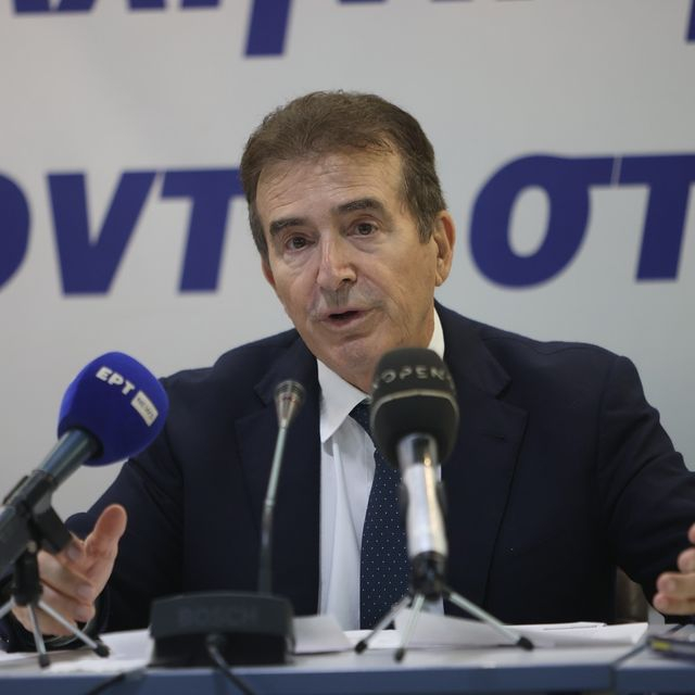 Χρυσοχοΐδης: “Βραχιολάκι” σε υπόδικους για ενδοοικογενειακή βία