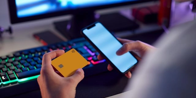 Έρευνα: Οκτώ στους δέκα Έλληνες αγοράζουν από online πλατφόρμες χωρών εκτός ΕΕ