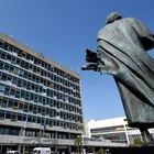 Πώς γιορτάζεις τα 100 χρόνια της απόλυτης πανεπιστημιούπολης;