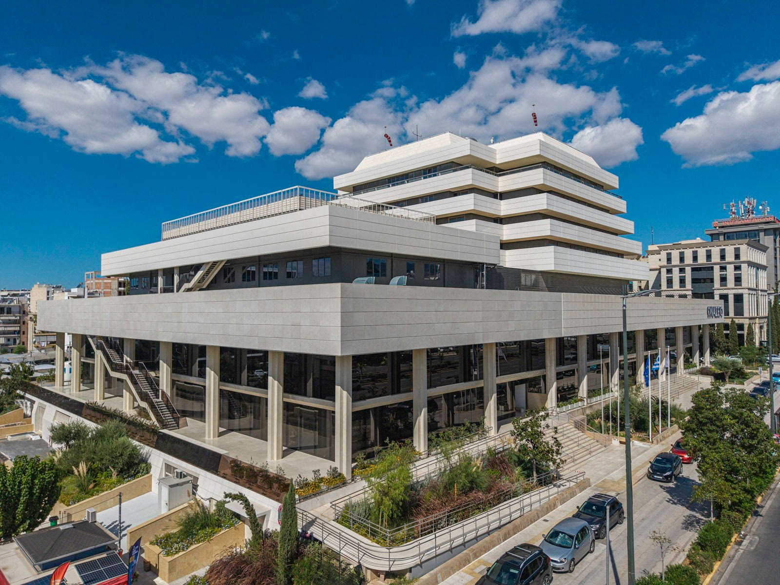 Το Ωνάσειο Νοσοκομείο ενώνει στις σύγχρονες εγκαταστάσεις του το Καρδιοχειρουργικό Κέντρο, το νέο Εθνικό Μεταμοσχευτικό Κέντρο και τη νέα μονάδα του Ωνάσειου Παίδων.