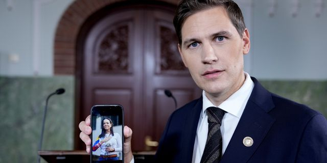 Η Επιτροπή Νόμπελ απαντά στον Τραμπ: “Επιλέξτε τις κάλπες, όχι τις σφαίρες”