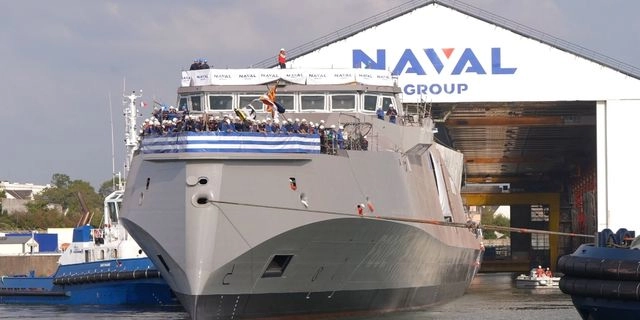 ΤΕΛΕΤΗ ΚΑΘΕΛΚΥΣΗΣ ΤΗΣ ΔΕΥΤΕΡΗΣ ΜΠΕΛΑΡΑ ΦΡΕΓΑΤΑΣ ΝΕΑΡΧΟΣ F602 ΣΤΗ LORIENT ΤΗΣ ΓΑΛΛΙΑΣ