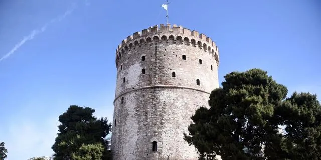 Τραγωδία στη Θεσσαλονίκη: 19χρονος έπεσε από μπαλκόνι και σκοτώθηκε