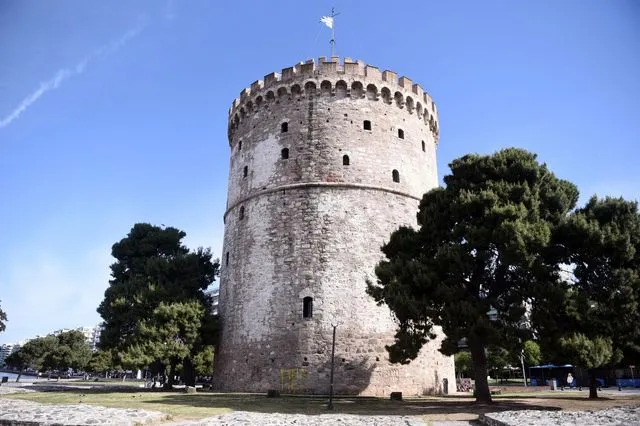 Λουκέτο στον Λευκό Πύργο για “λόγους ασφαλείας”