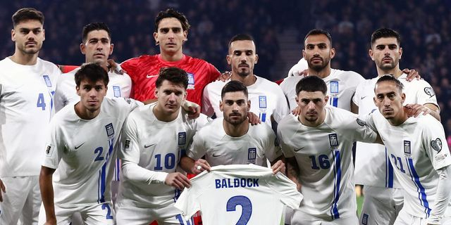 Σκωτία – Ελλάδα: Οι Έλληνες διεθνείς κράτησαν τη φανέλα του Μπάλντοκ και συγκίνησαν