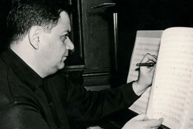 Μια άγνωστη σύνθεση του Μάνου Χατζιδάκι βρίσκει τον δρόμο της προς το κοινό