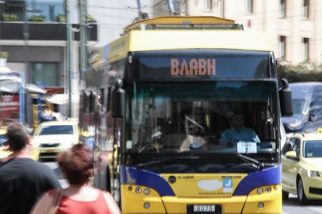 Πόσο χρόνο χάνουμε περιμένοντας το λεωφορείο;