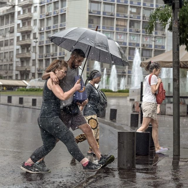 Μεταβολή του καιρού με καταιγίδες και πτώση της θερμοκρασίας