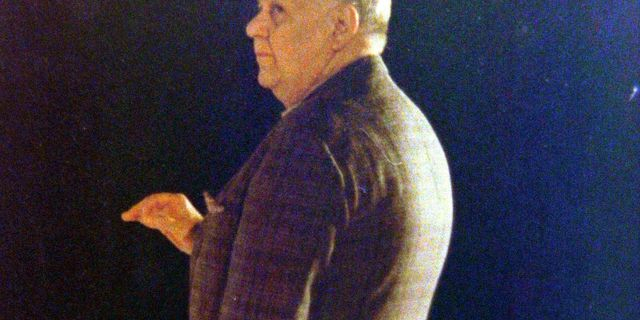 Μεγαλώνοντας στο σπίτι που άκουγαν συνέχεια Χατζιδάκι