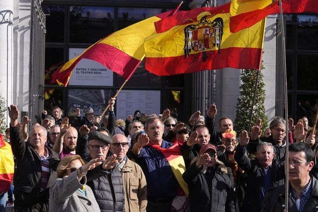 Η Ισπανία απομακρύνει από τον δημόσιο χώρο σύμβολα του φρανκισμού 