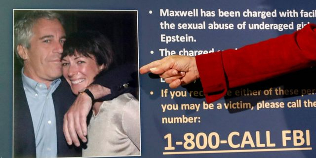 Ο Τραμπ άφησε ανοιχτό το ενδεχόμενο να απονείμει χάρη στη Γκισλέιν Μάξγουελ