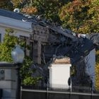 Ο Τραμπ γκρεμίζει τον Λευκό Οίκο για να φτιάξει την Αίθουσα Χορού του