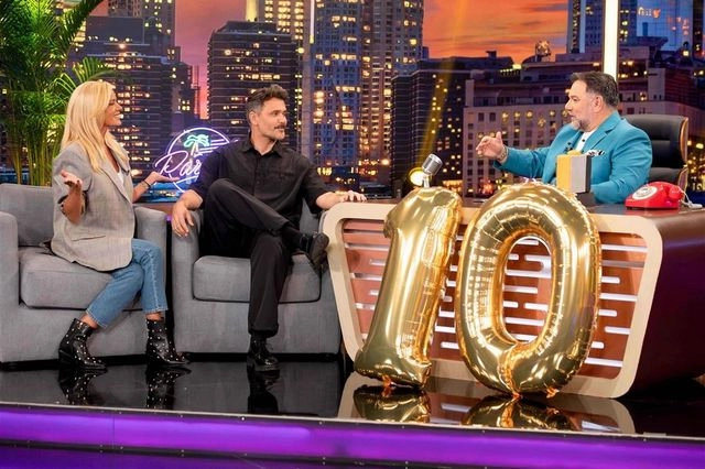 Πρεμιέρα για το “The 2Night Show” – Οι πρώτοι καλεσμένοι του Γρηγόρη Αρναούτογλου