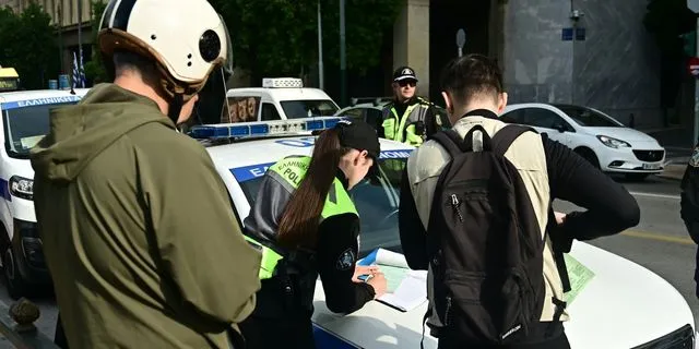 Η κυβέρνηση παίρνει χρήματα από την οδική ασφάλεια και τα δίνει σε ταμεία ενστόλων – Οργή στους Δήμους