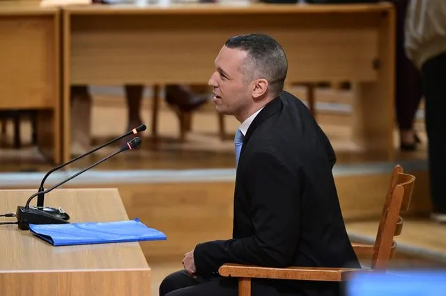 Απολογία Κασιδιάρη: “Η δολοφονία Φύσσα ήταν η δολοφονία της Χρυσής Αυγής”