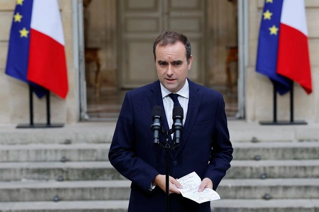 Η σύνθεση της νέας κυβέρνησης της Γαλλίας θυμίζει… déjà vu