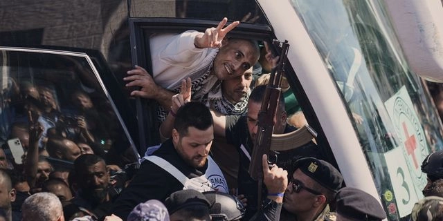 Τραμπ, Γάζα, ληστεία στο Λούβρο, δασμοί: Το 2025 σε δέκα γεγονότα