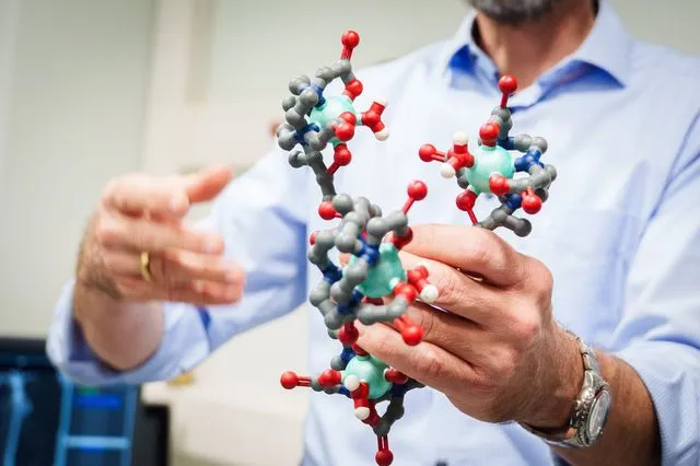 Η στερεοτακτική μορφή της δραστικής ουσίας δαρολουταμίδη για τον καρκίνο του προστάτη