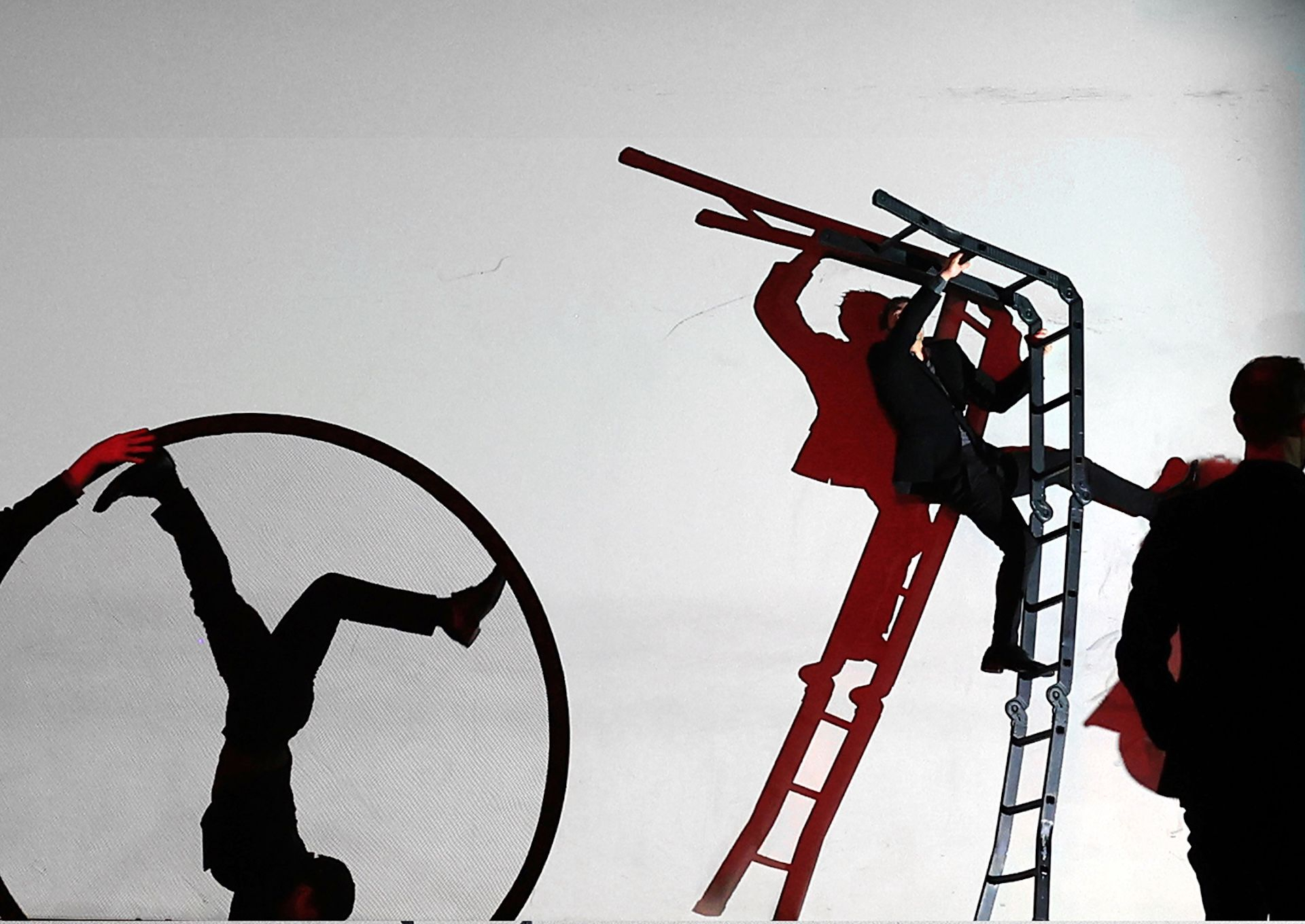 THIS-THAT-KEEPS-ON-2025_by-Dimitris-Papaioannou_photo-by-Maria-Petinaraki