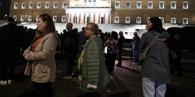 Στο μέλλον θα γελάνε μαζί μας