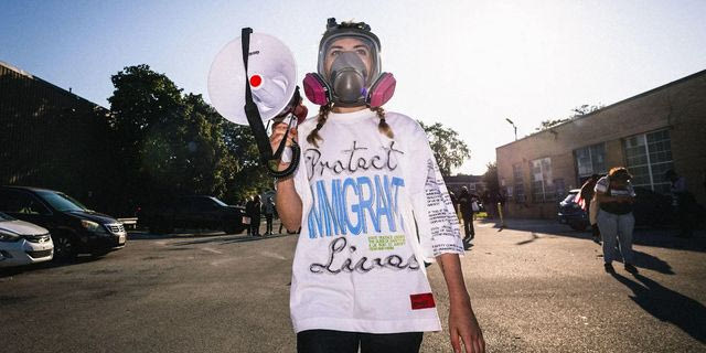 Η 26χρονη Κατ Αμπουγκαζάλεχ είναι η πιο αντισυμβατική υποψήφια για το Κογκρέσο