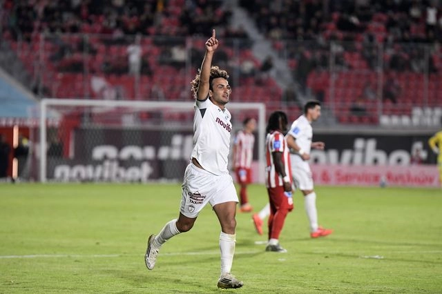 Πανσερραϊκός – ΑΕΛ Novibet 0-2: Οι βυσσινί πανηγύρισαν την πρώτη τους νίκη στο πρωτάθλημα