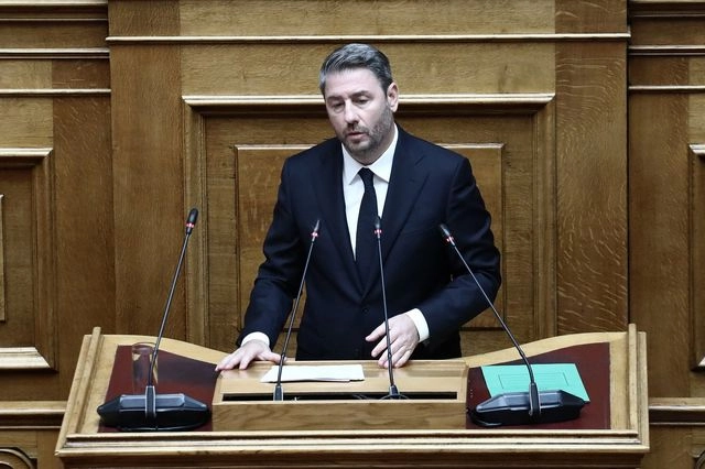 Ο Νίκος Ανδρουλάκης στο βήμα της Βουλής