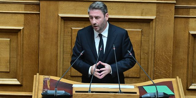 Ο Νίκος Ανδρουλάκης στο βήμα της Βουλής (φωτογραφία αρχείου)