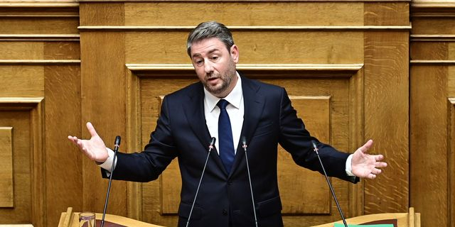 Ο Νίκος Ανδρουλάκης στο βήμα της Βουλής