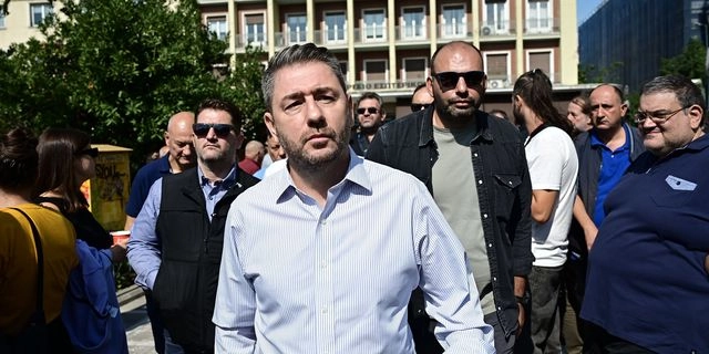 O Νίκος Ανδρουλάκης στην απεργιακή συγκέντρωση της ΓΣΕΕ και της ΑΔΕΔΥ