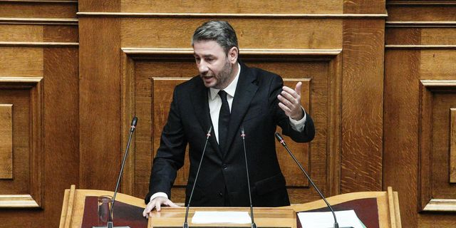 Ο Νίκος Ανδρουλάκης στο βήμα της Βουλής