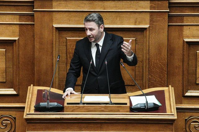 Ο Νίκος Ανδρουλάκης στο βήμα της Βουλής